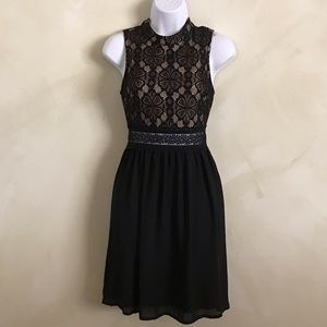 NWT Francesca’s small lace dress.